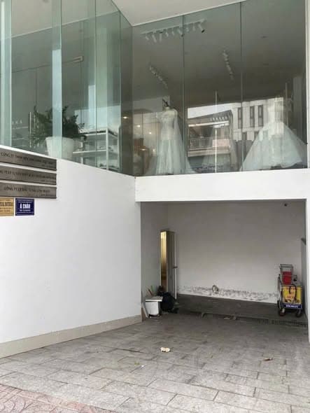 Tòa Nhà MTKD Phan Đình Phùng, Phú Nhuận - DT 9x16m, HĐT 6000 USD/Tháng