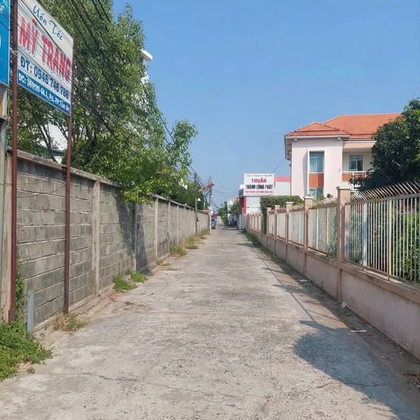 Bán Gấp 2 Lô Đất Thổ Cư Liền Kề Gần UBND Phường 4, TP. Tân An, Giá Tốt!