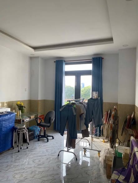 Bán Gấp Nhà 1 Trệt 1 Lầu Hẻm Xe Hơi Phường 7, TP. Tân An, Giá Chỉ 2.2 Tỷ