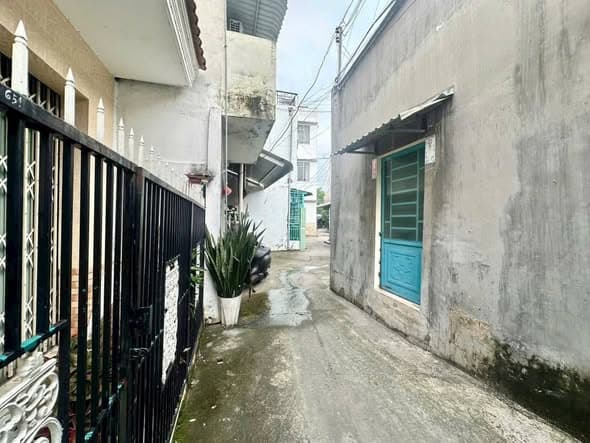 Bán Gấp Nhà 1 Trệt 1 Lầu Hẻm Chợ Đêm, Phường 1, TP Tân An, Giá Chỉ 2.1 Tỷ