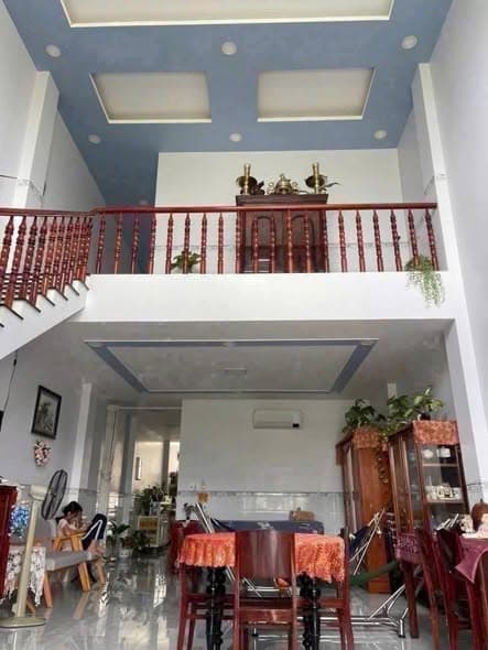 Bán Gấp Nhà Cấp 3 Mới Xây Hẻm Xe Hơi Nguyễn Văn Rành, P7, TP. Tân An - Giá Chỉ 2.7 Tỷ