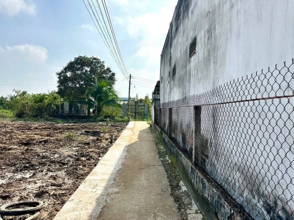 Giá Tốt! Bán 3 Lô Đất Thổ Cư F0 Hẻm 81 Cử Luyện, P.5, TP Tân An Chỉ 650 Triệu/Lô